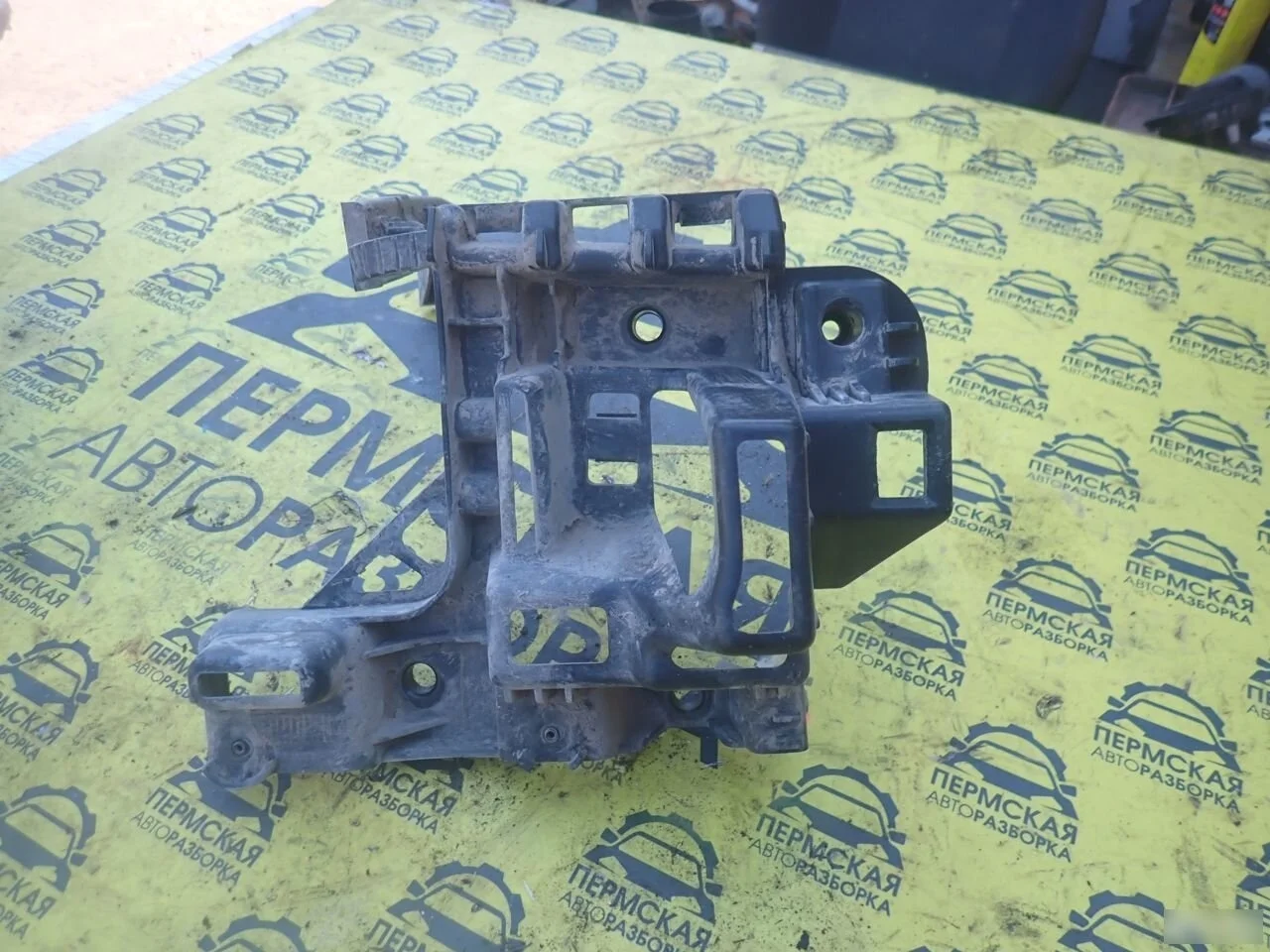 Кронштейн заднего бампера Peugeot Partner Tepe B9