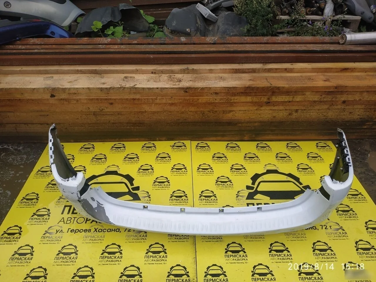 Бампер задний для VAZ LADA Largus 2011)