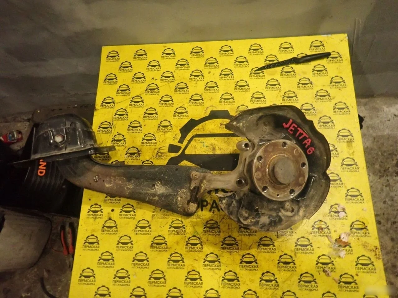 Кулак поворотный задний левый VW Jetta 2011-2018