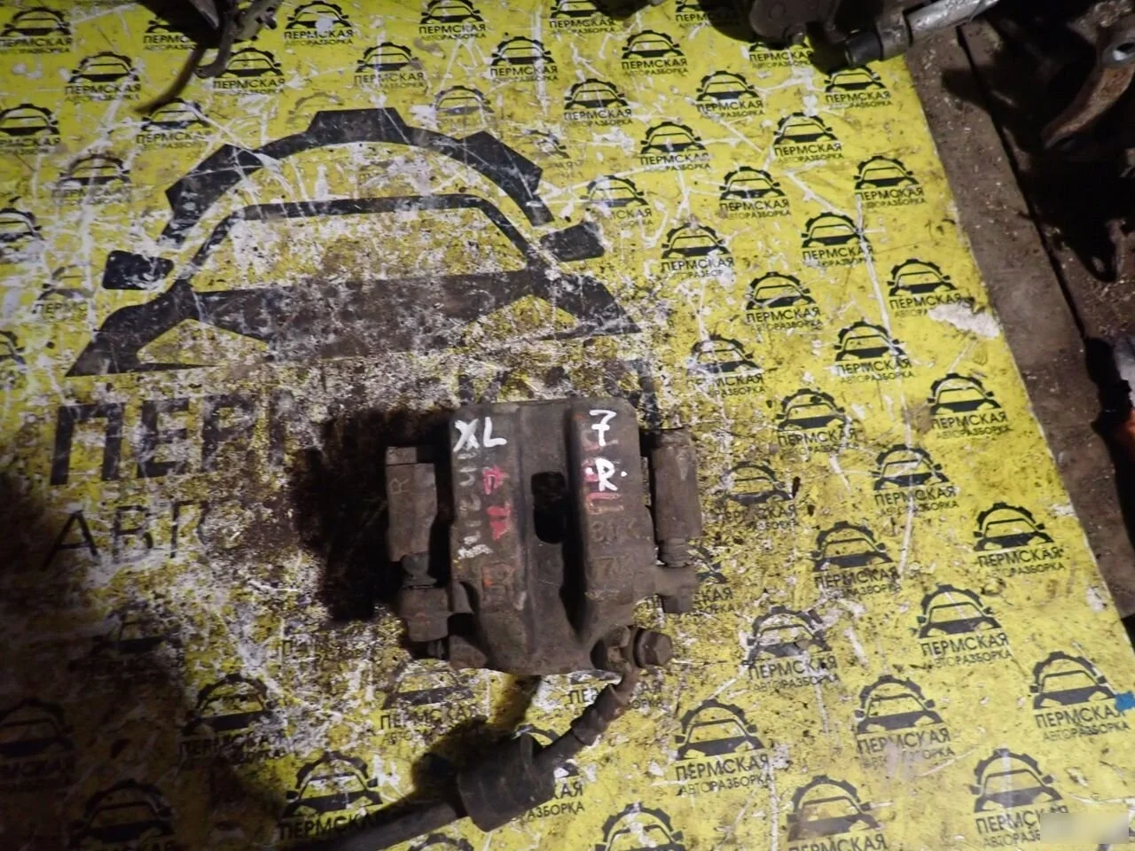 Суппорт передний правый Suzuki Grand Vitara 98-05