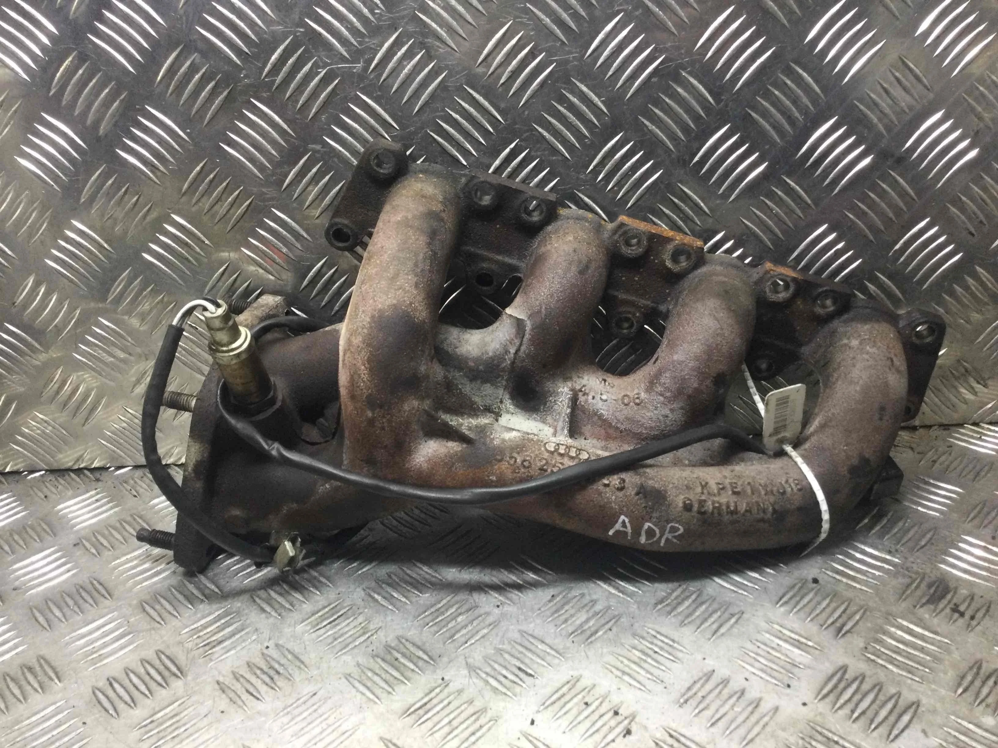 Коллектор выпускной Audi A4 B5 (1994-1999) бензин 1.8 i Механика Седан