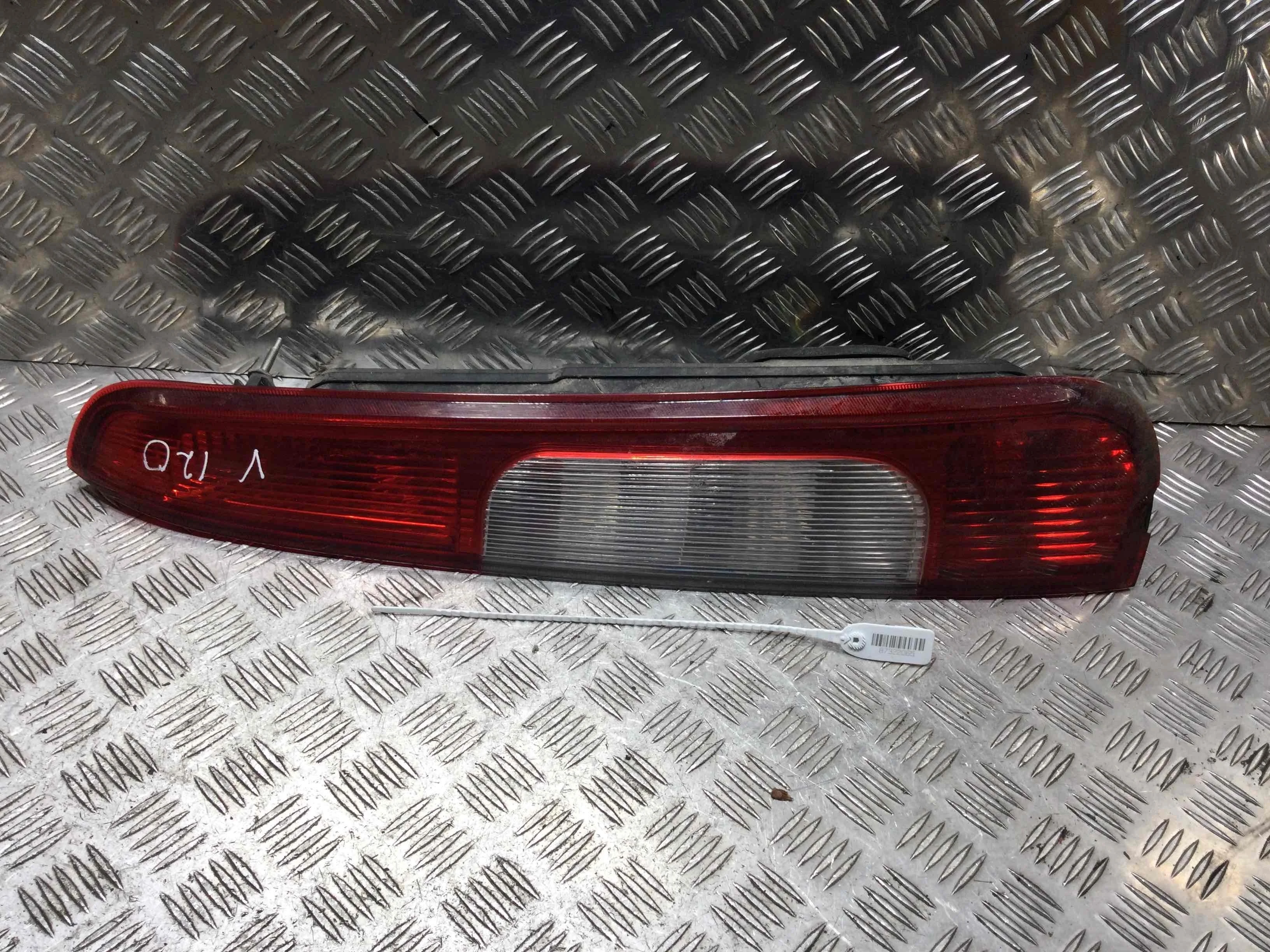 Фонарь задний правый Ford C-MAX 1 поколение (2003-2007) дизель 2.0 TDCi Механика Х/б