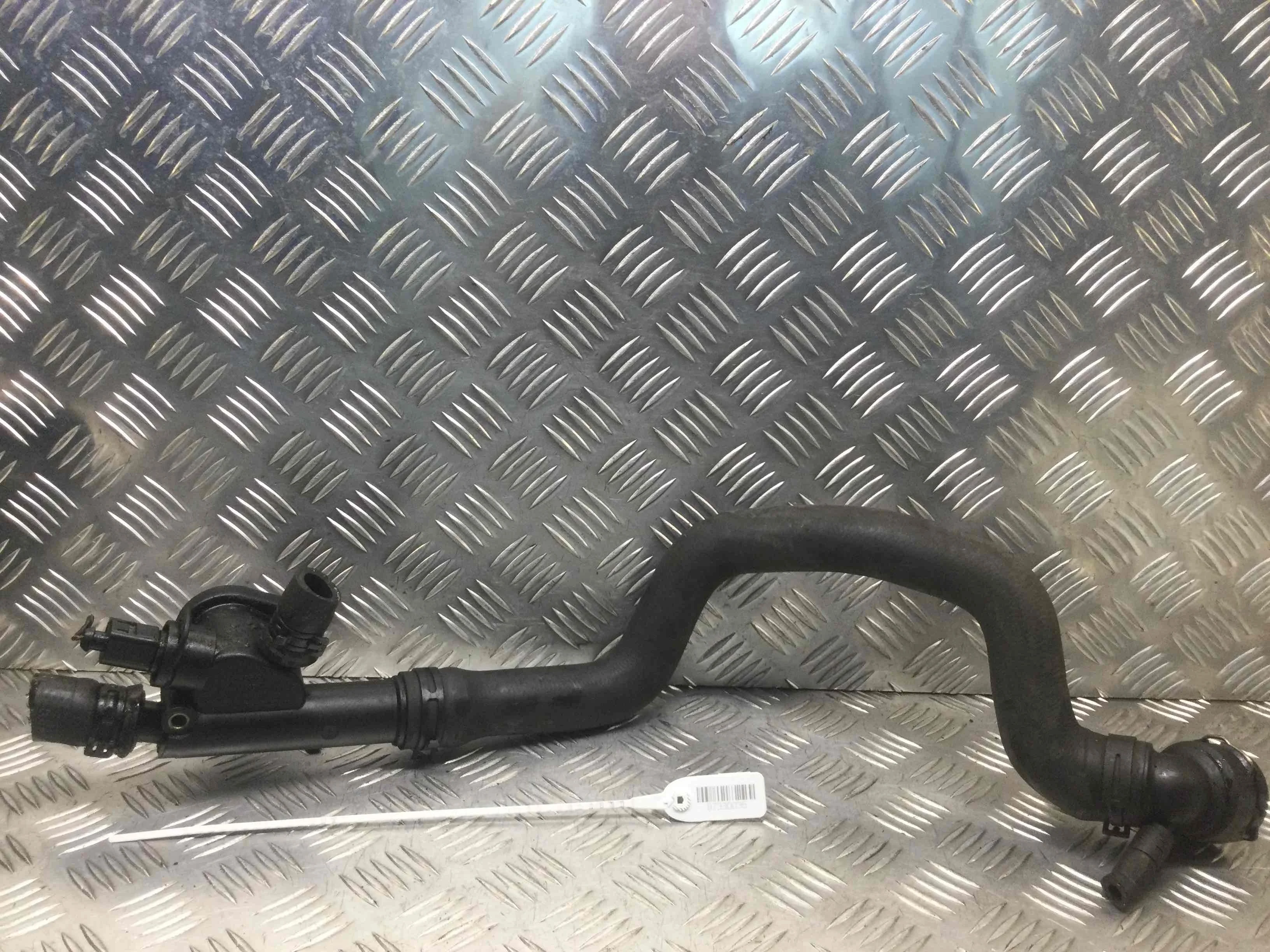 Фланец (тройник) системы охлаждения Volkswagen Golf 5 поколение (2004-2009) дизель 1.9 TDI Механика Х/б