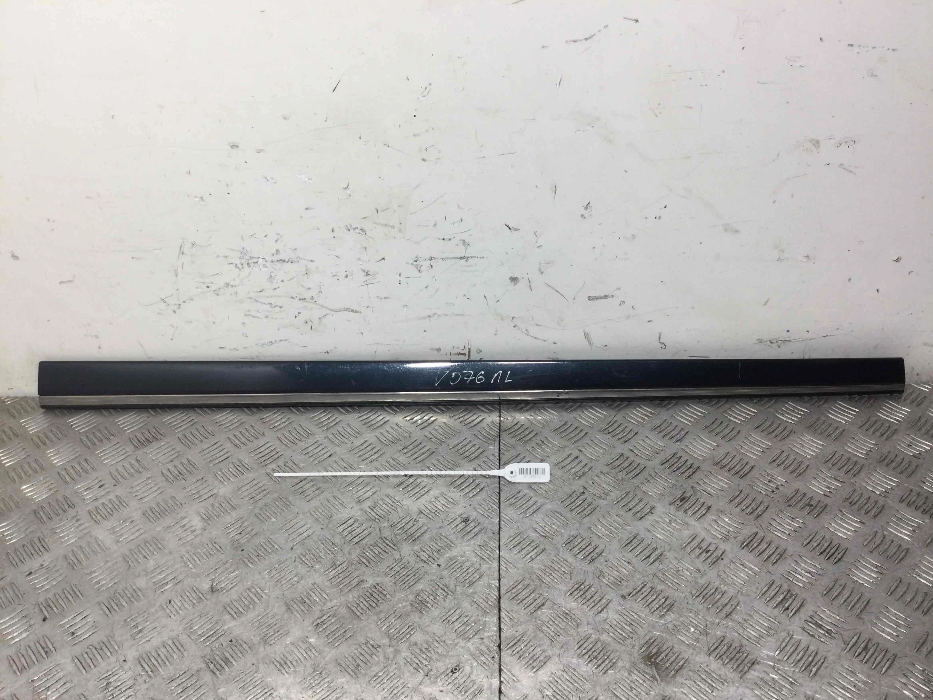 Молдинг двери передней левой Mercedes E-klasse E-klasse (W211) 2002 - 2009 дизель 3.2 CDI Автомат Универсал