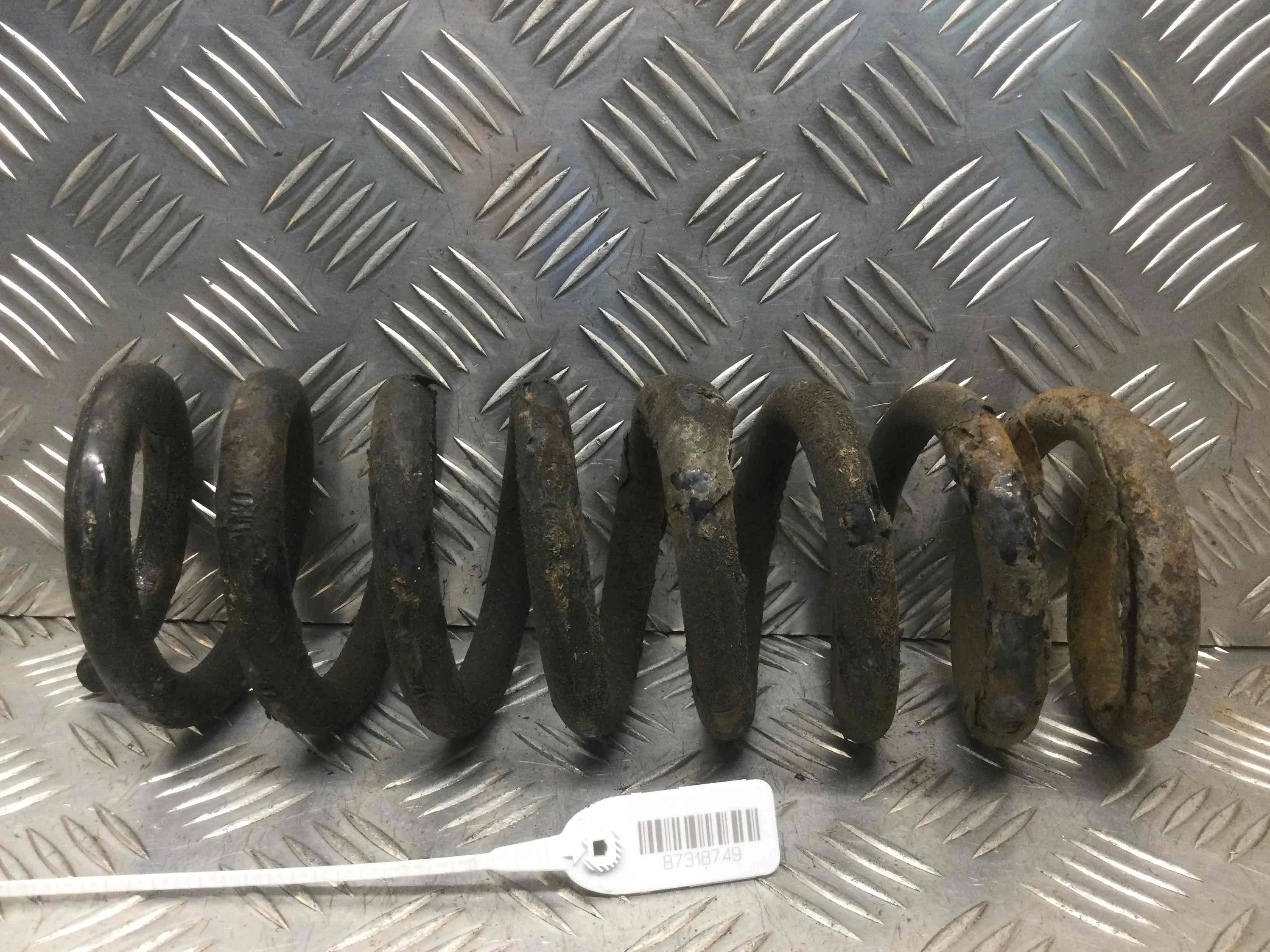 Пружина передняя Mercedes C-klasse W203/S203/CL203 (2000-2004) бензин 2.3 i Механика Купе