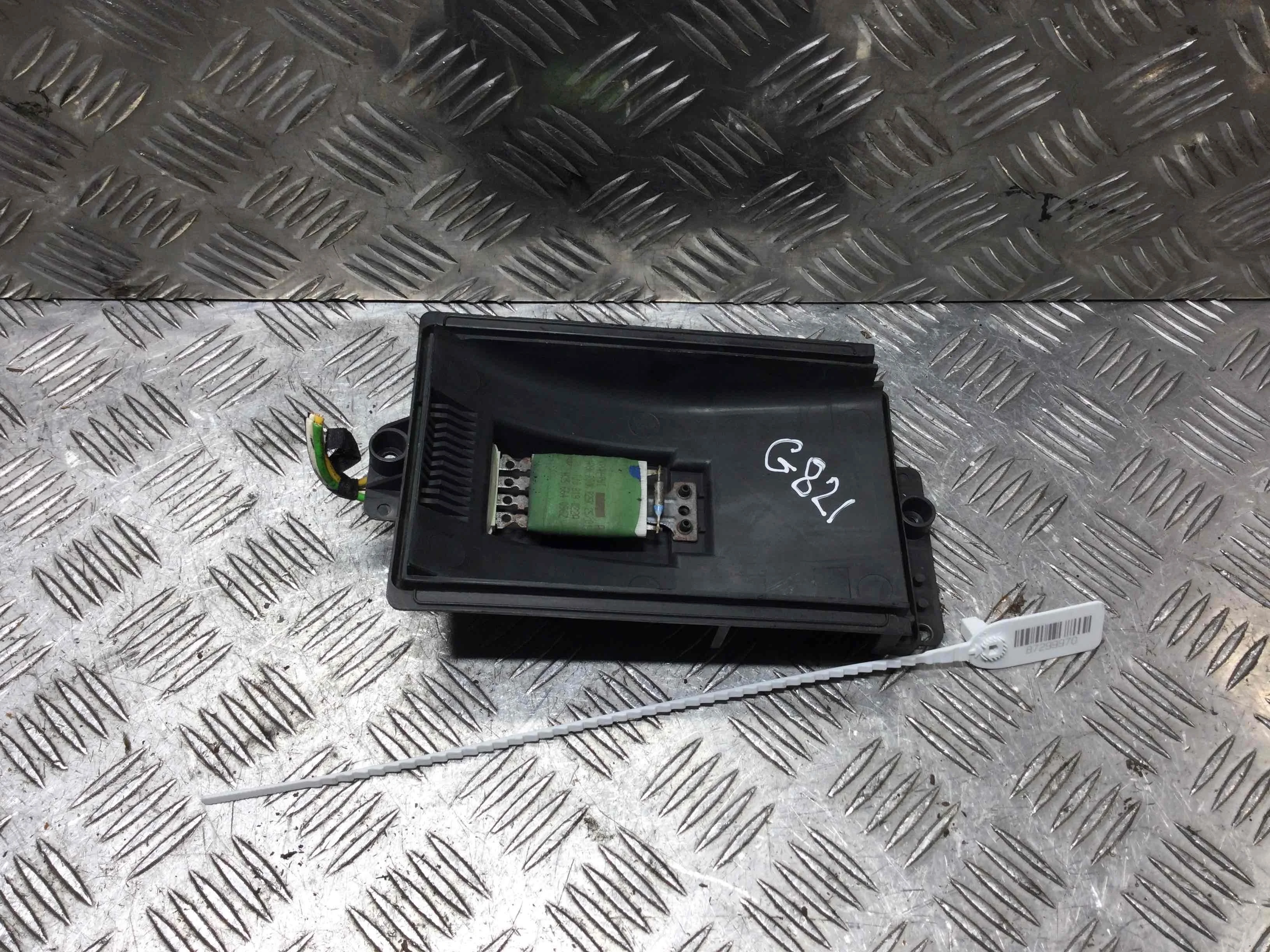 Сопротивление печки Volkswagen Polo 3 поколение [рестайлинг] (2000-2002) бензин 1.4 i Механика 5-дв, х/б