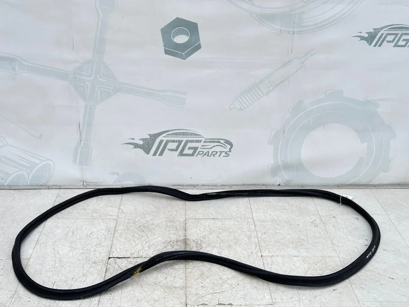 Уплотнитель проема крышки багажника Mercedes-benz GLE 2018 W166