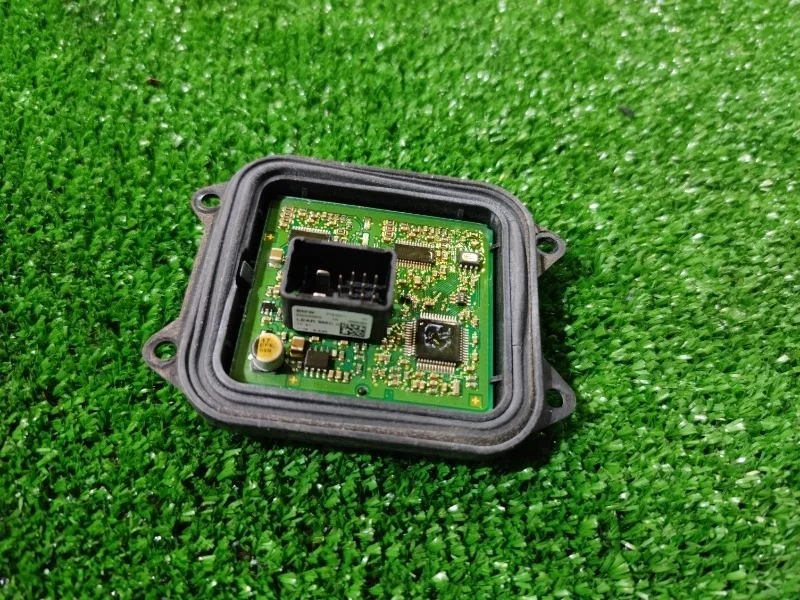 Блок управления адаптивными фарами BMW E71