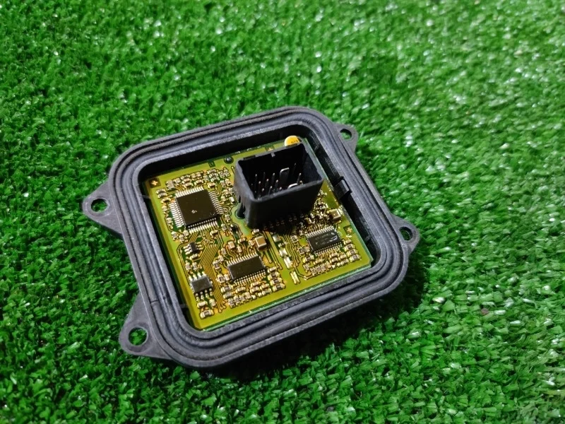 Блок управления адаптивными фарами BMW E71