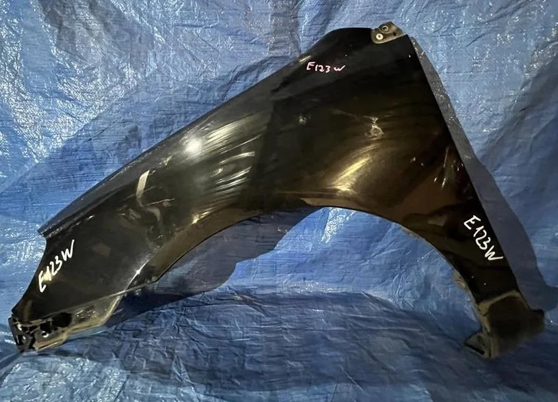 Б.у. крыло TOYOTA COROLLA E120 TOYOTA COROLLA E120