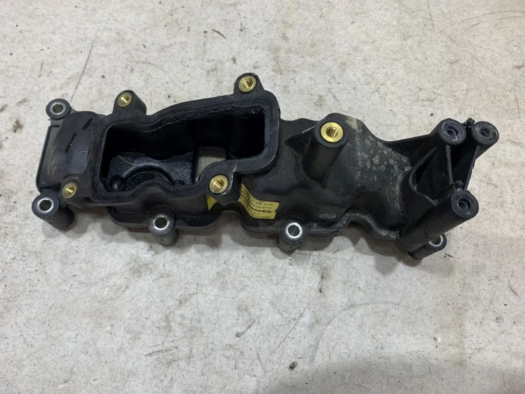 Коллектор впускной L VW Touareg Audi