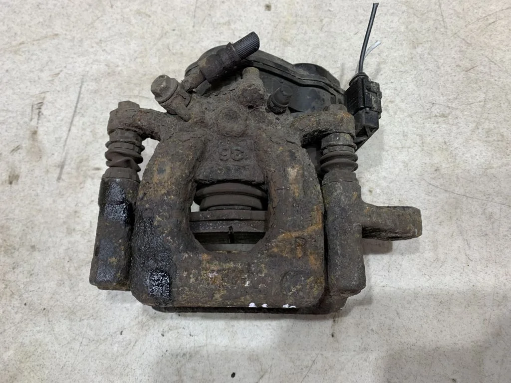 Суппорт задний правый Nissan Qashqai J11, X-Trail T32