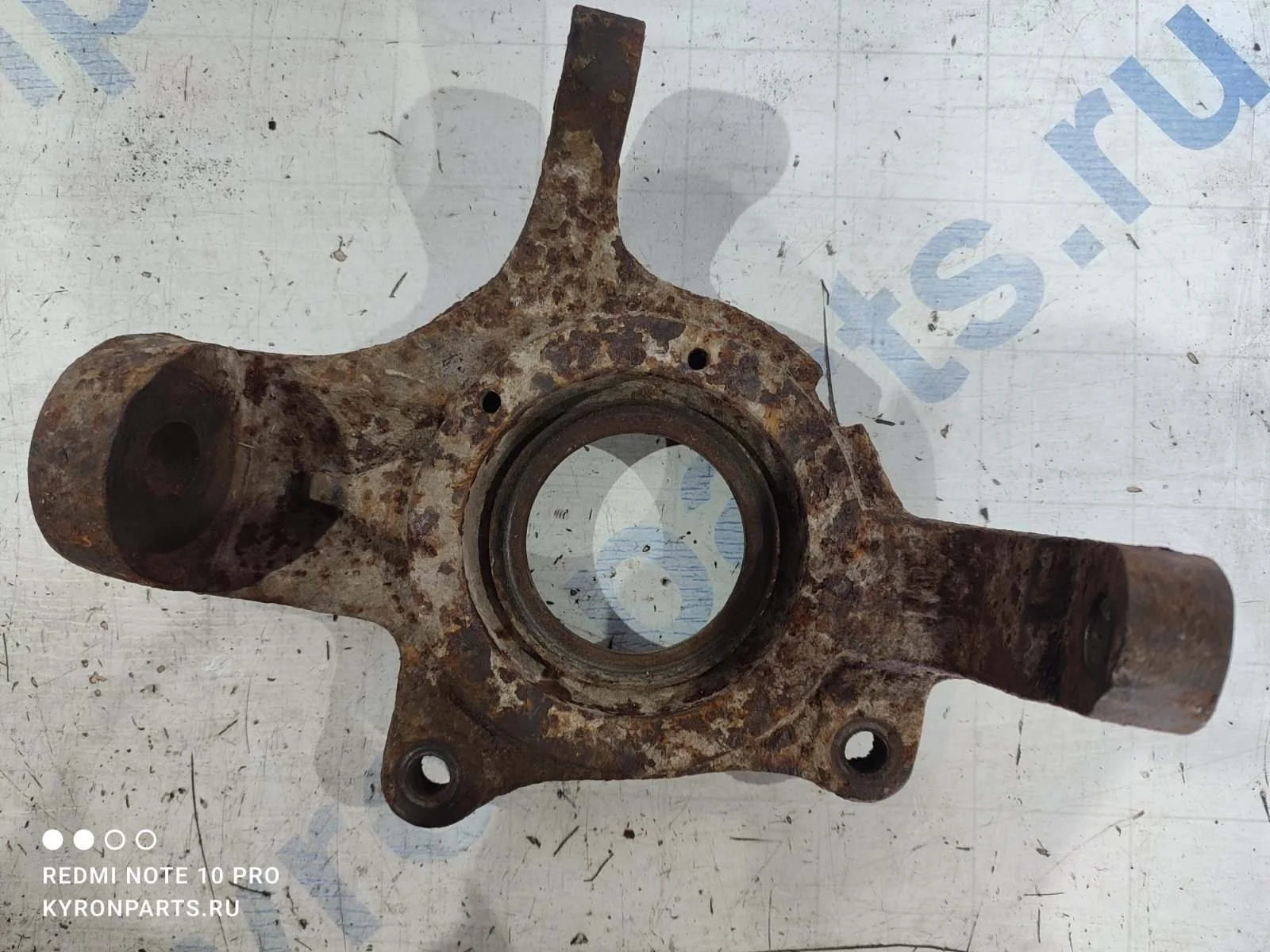 Цапфа (кулак поворотный) Rexton Y200