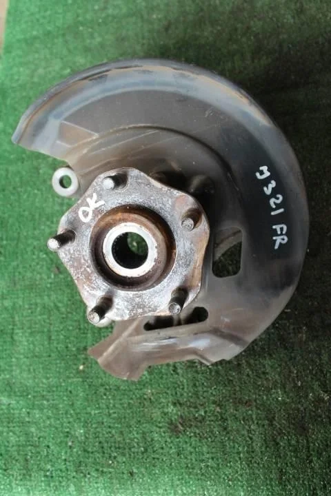 Б.у. кулак поворотный NISSAN X-TRAIL T32 NISSAN X-TRAIL T32