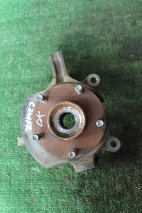 Б.у. кулак поворотный NISSAN SERENA C26 NISSAN SERENA C26