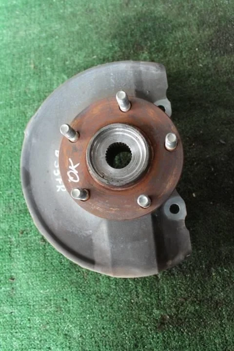 Б.у. кулак поворотный MITSUBISHI Delica D5 CV MITSUBISHI Delica D5 CV