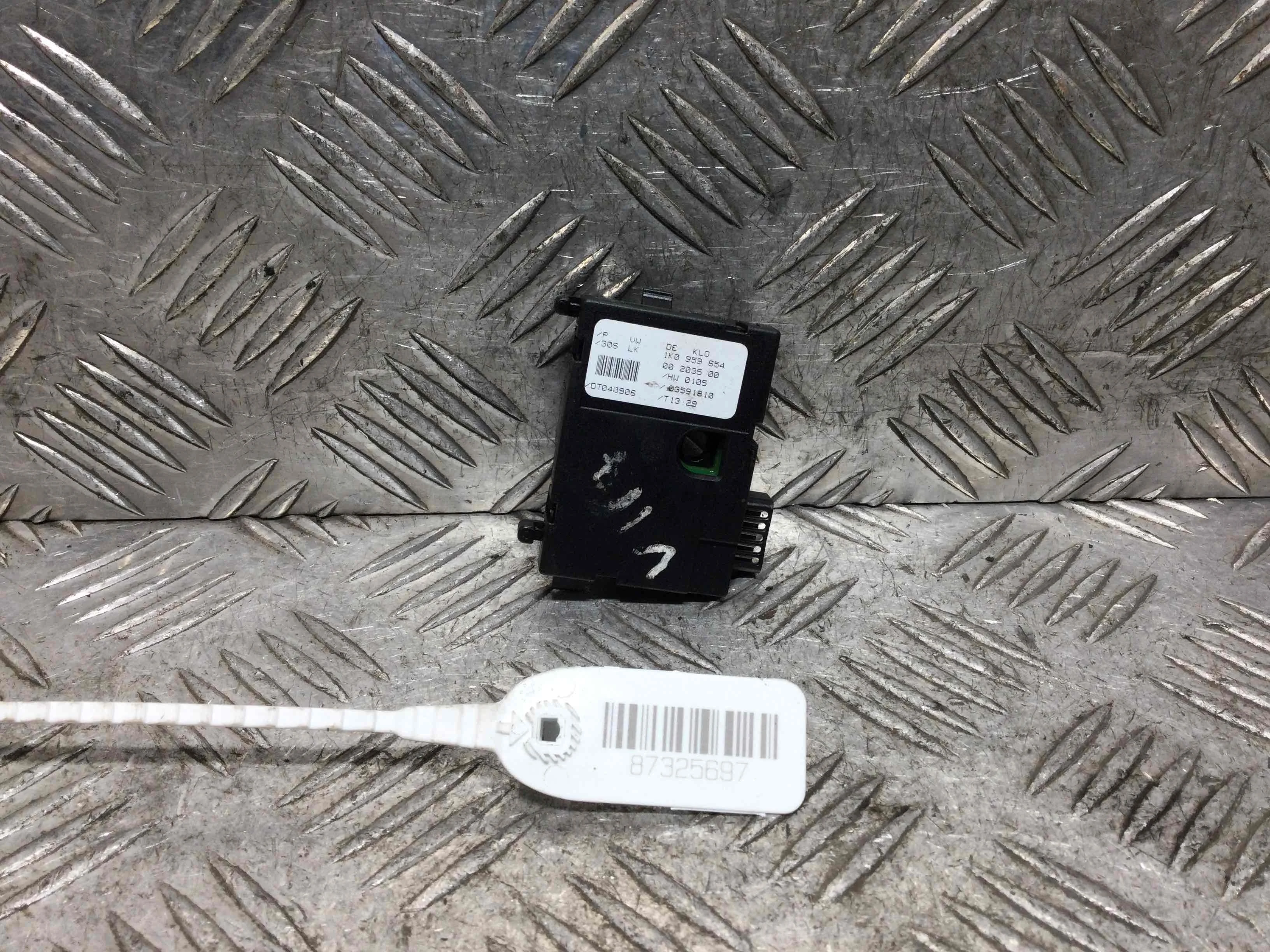 Датчик угла поворота руля Skoda Octavia Tour [рестайлинг] (2000-2010) дизель 2.0 TDI Механика Универсал