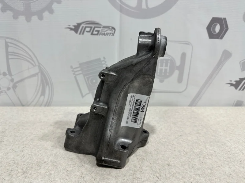 Кронштейн двигателя правый Mercedes-benz 2015 W205