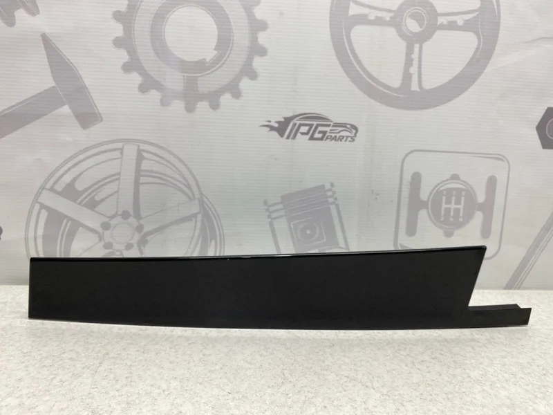 Декоративная накладка задней правой двери Mercedes-benz GLE 2018 W166