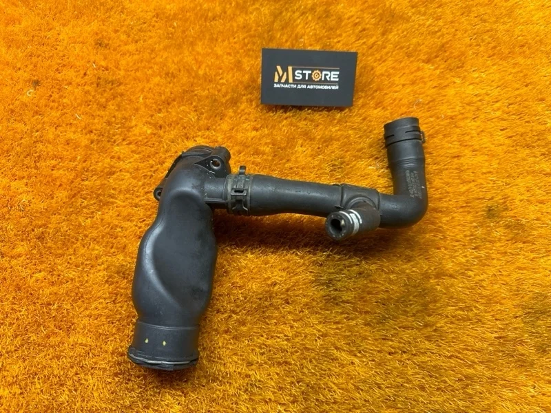 Патрубок системы охлаждения Mercedes-Benz E-Class 2010 A2712002056 C207 271.860