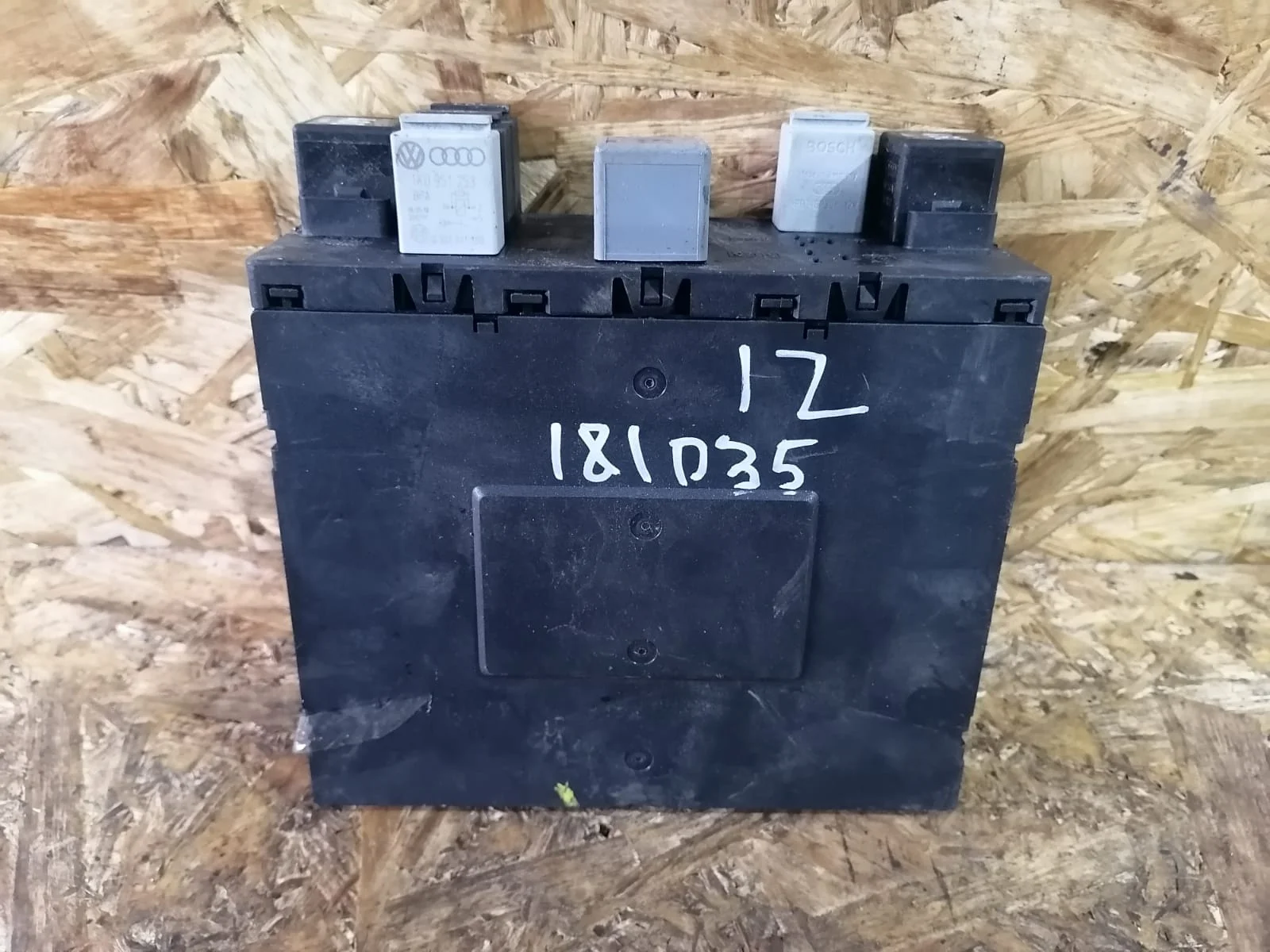 Блок управления бортовой сети SKODA OCTAVIA 1Z, VOLKSWAGEN GOLF 5/5+, JETTA 5, PASSAT B6, CADDY, TOURAN 2005- б/у OCTAVIA 1Z(2004-2012);GOLF 5(2004-2009);JETTA 5(2005-2009);PASSAT B6(2005-2010);TOURAN(2003-2010)