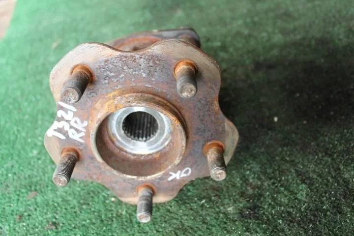 Б.у. ступица NISSAN X-TRAIL T32 NISSAN X-TRAIL T32