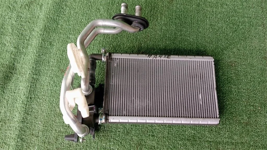 Б.у. радиатор печки MITSUBISHI GRANDIS NA4W MITSUBISHI GRANDIS NA4W