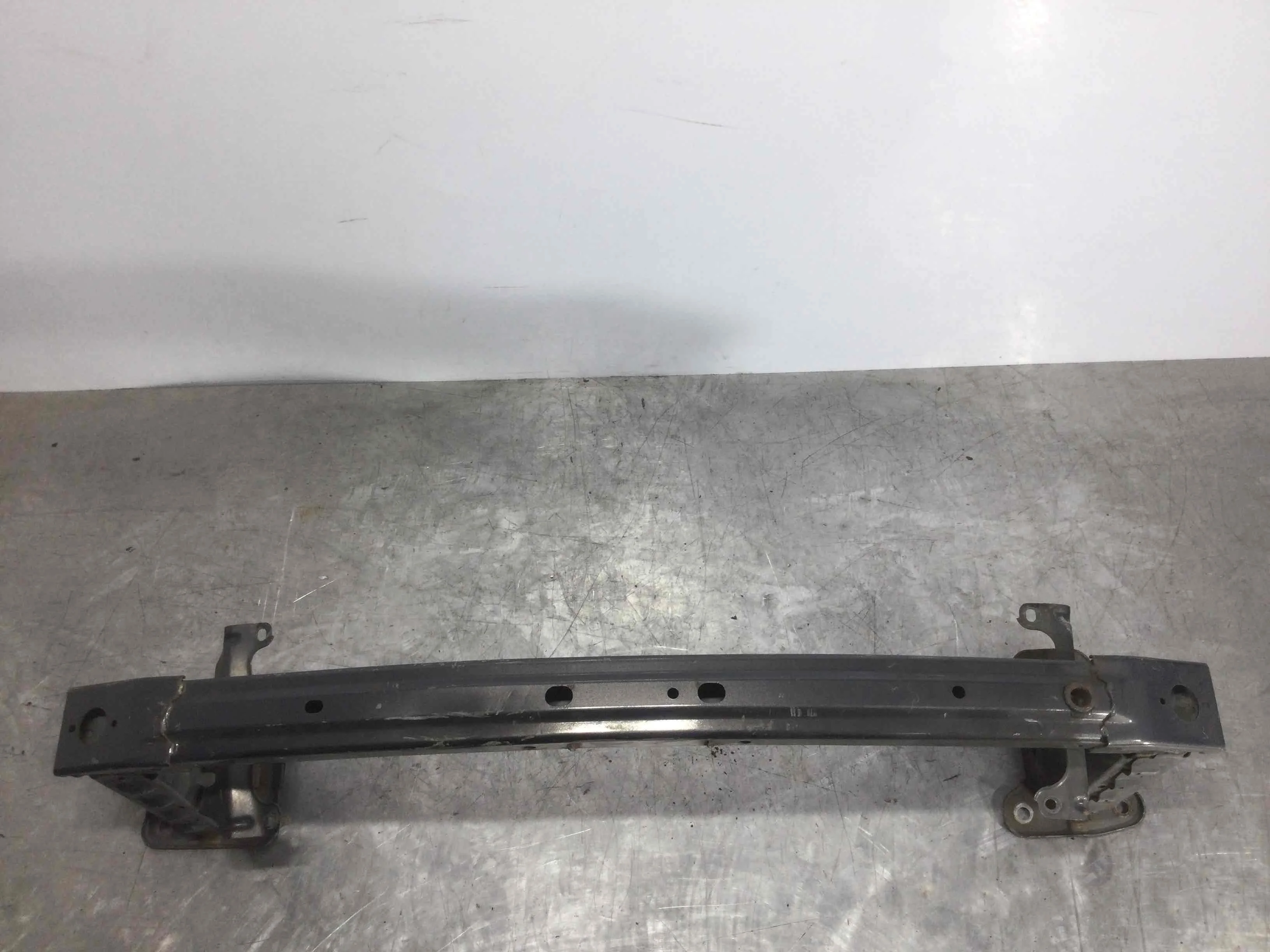 Усилитель бампера переднего Mazda 5 1 поколение (2005-2008) дизель 2.0 CD Механика Минивэн