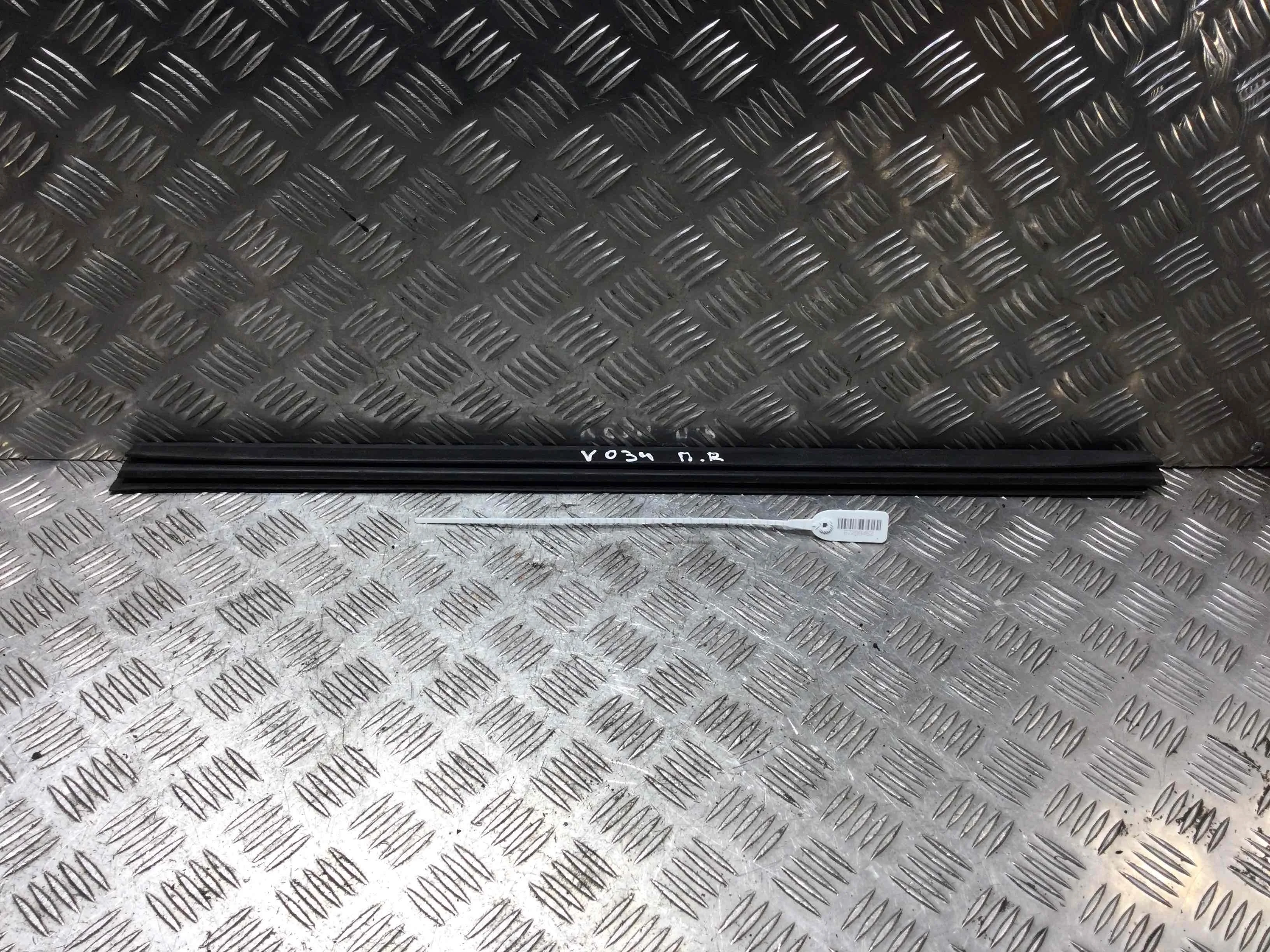 Уплотнитель Mercedes C-klasse W203/S203/CL203 [рестайлинг] (2004-2007) дизель 2.2 CDI Автомат Универсал