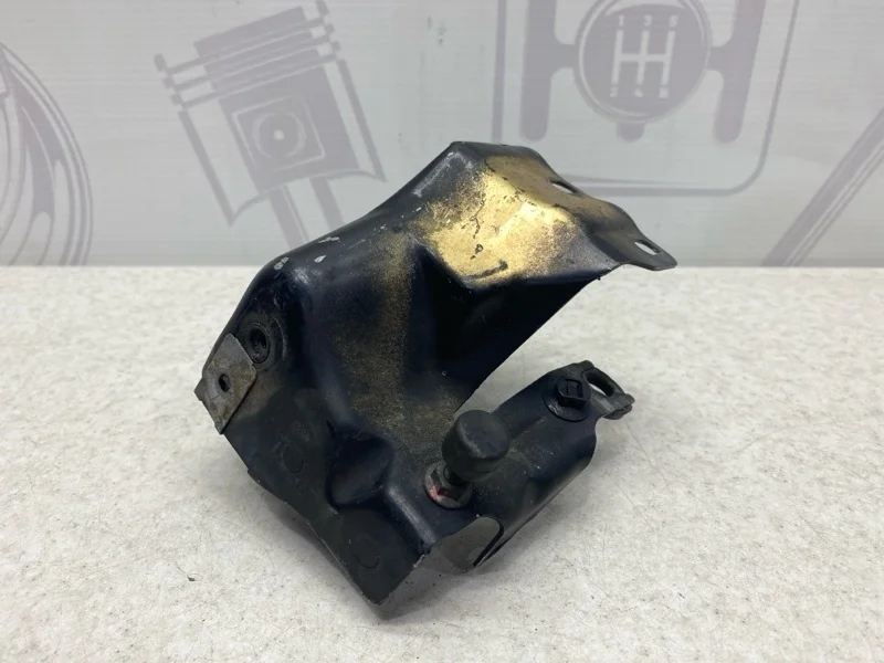 Кронштейн на усилителе переднего бампера левый Mercedes-benz 2002 W211