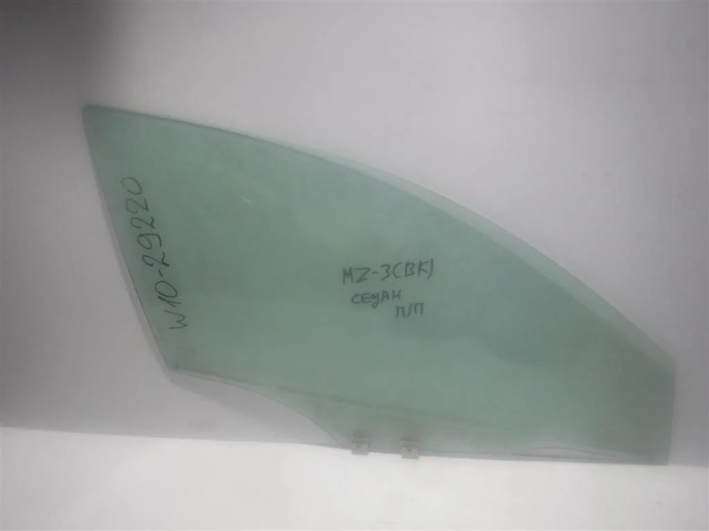 Стекло двери передней правой Mazda 3 BK (2003—2006)