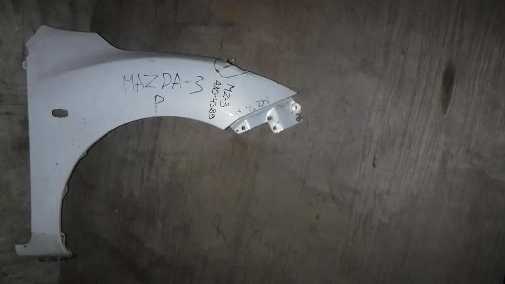 Крыло переднее правое Mazda 3 BL (2008—2011)
