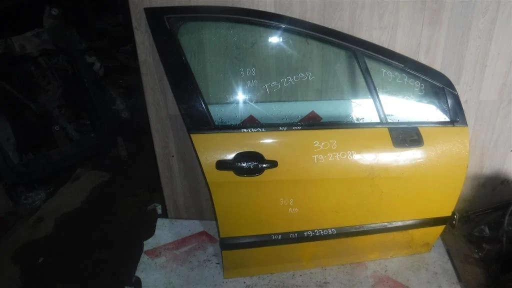 Дверь передняя правая Peugeot 308 I (2007—2011)