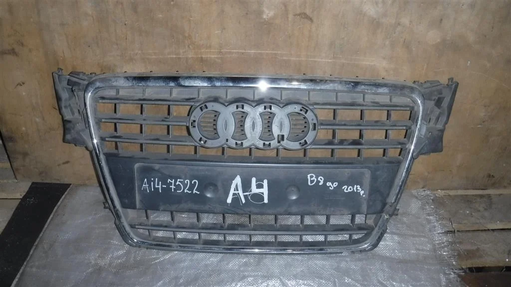 Решетка радиатора Audi A4 B8 (2007—2012)