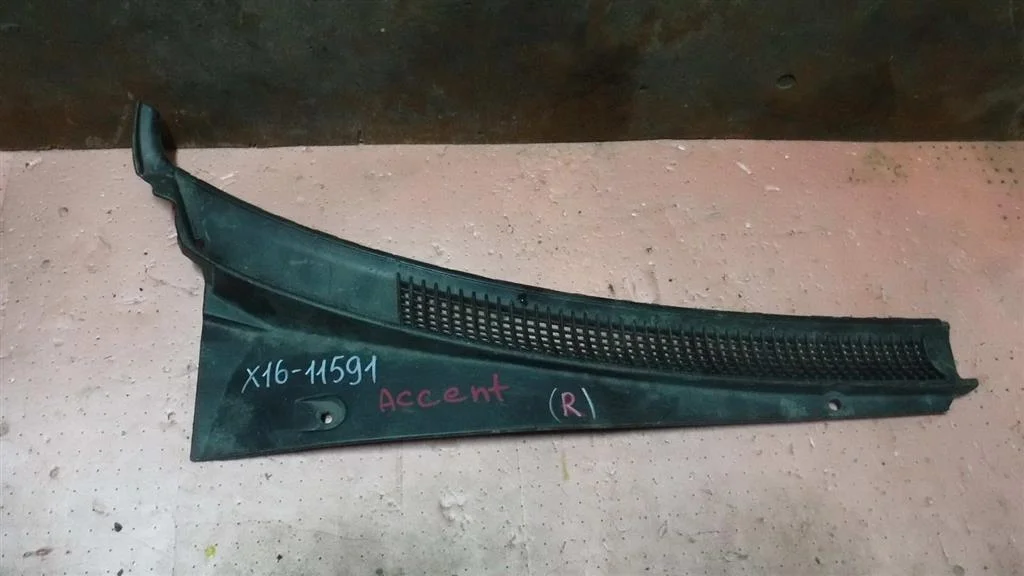 Решетка стеклоочистителя (планка под лобовое стекло, жабо) Hyundai Accent II (1999—2012)