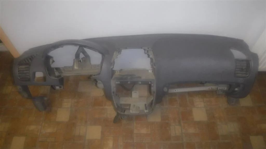 Торпедо Hyundai Accent II (1999—2012)