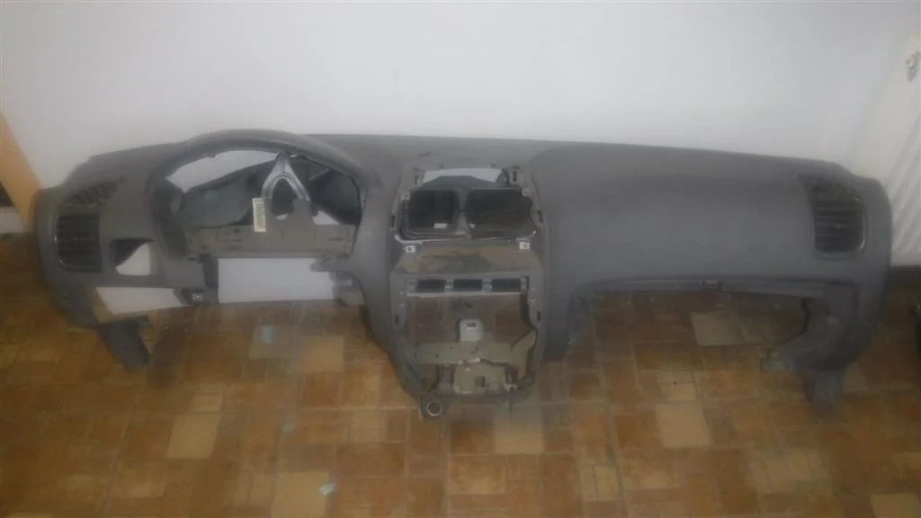 Торпедо Hyundai Accent II (1999—2012)