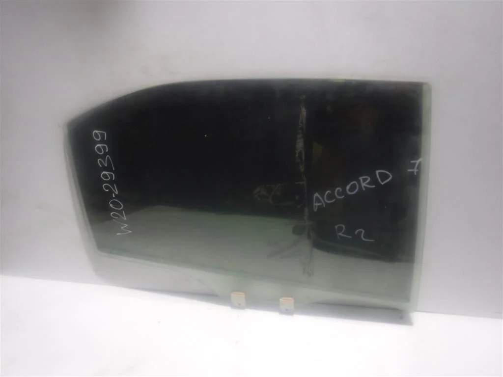 Стекло двери задней правой Honda Accord VII (2002—2006)
