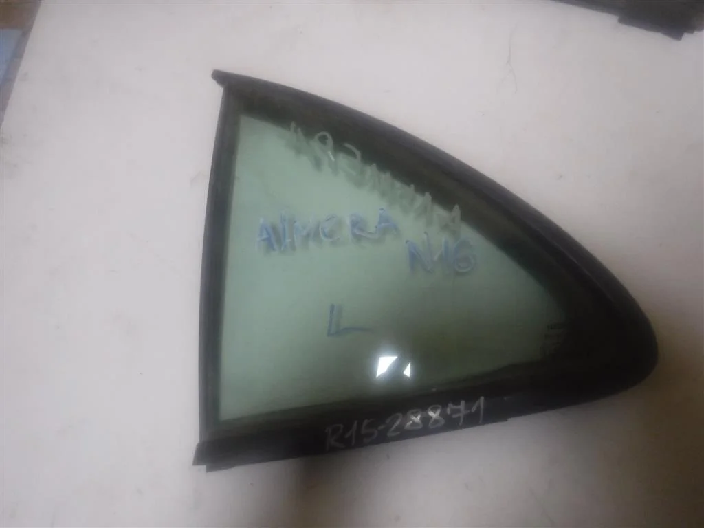 Стекло двери задней левой (форточка) Nissan Almera N16 (2000—2003)