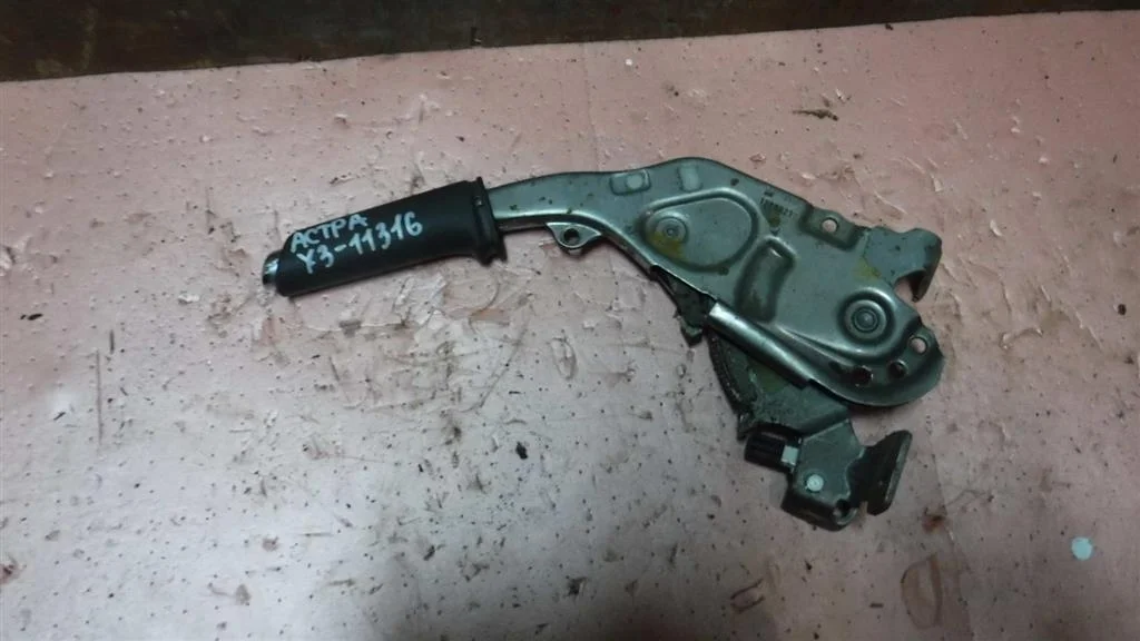 Рычаг стояночного тормоза Opel Astra H (2004—2007)