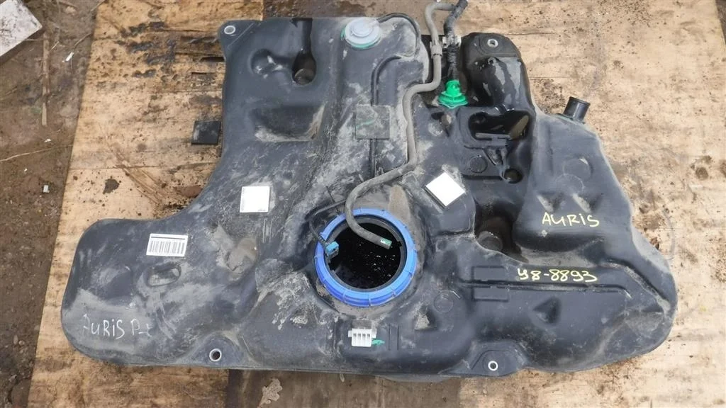 Бак топливный Toyota Auris E150 (2006—2010)