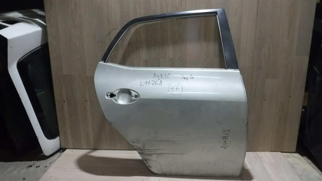 Дверь задняя правая Toyota Auris E150 (2006—2010)