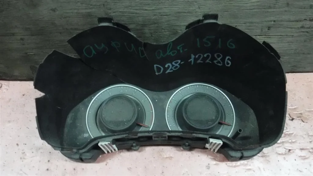 Панель приборов Toyota Auris E150 (2006—2010)