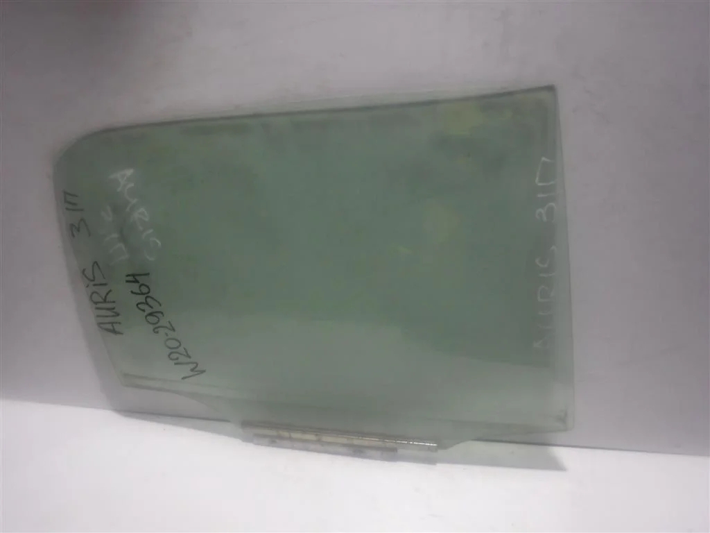 Стекло двери задней правой Toyota Auris E150 (2006—2010)