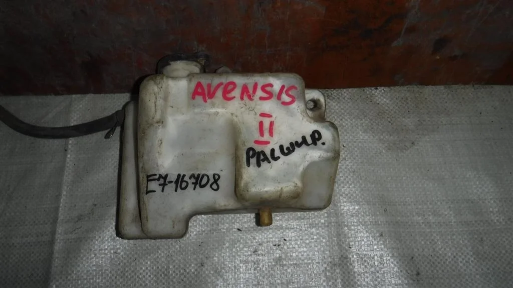 Бачок расширительный Toyota Avensis T250 (2003—2006)