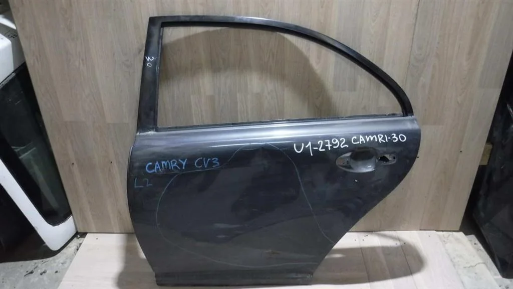 Дверь задняя левая Toyota Avensis T250 (2003—2006)