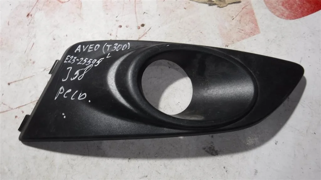 Решетка в бампер левая Chevrolet Aveo II (2011—2020)