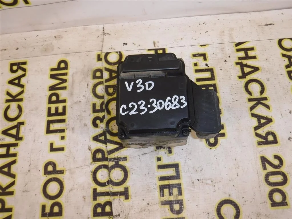 Блок ABS (насос) Toyota Camry XV30 (2001—2006)