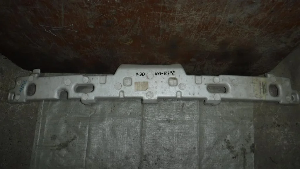 Наполнитель переднего бампера Toyota Camry XV30 (2001—2006)