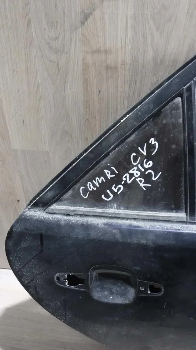 Стекло двери задней правой (форточка) Toyota Camry XV30 (2001—2006)